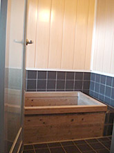cotage_bath.jpg