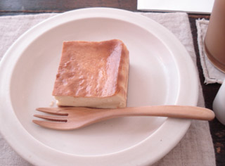 ikanika_cake.jpg